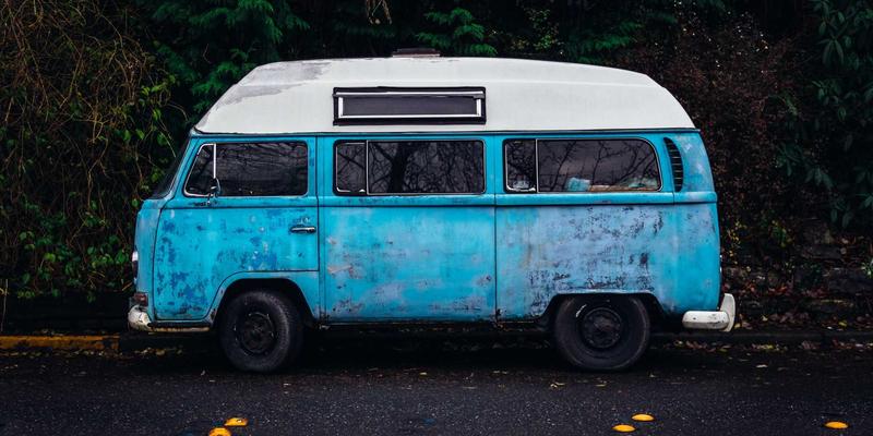 私家车长期闲置怎么办？完美网推荐：本地车库托管与养护一体化方案，解锁出行攻略与美食推荐新方式